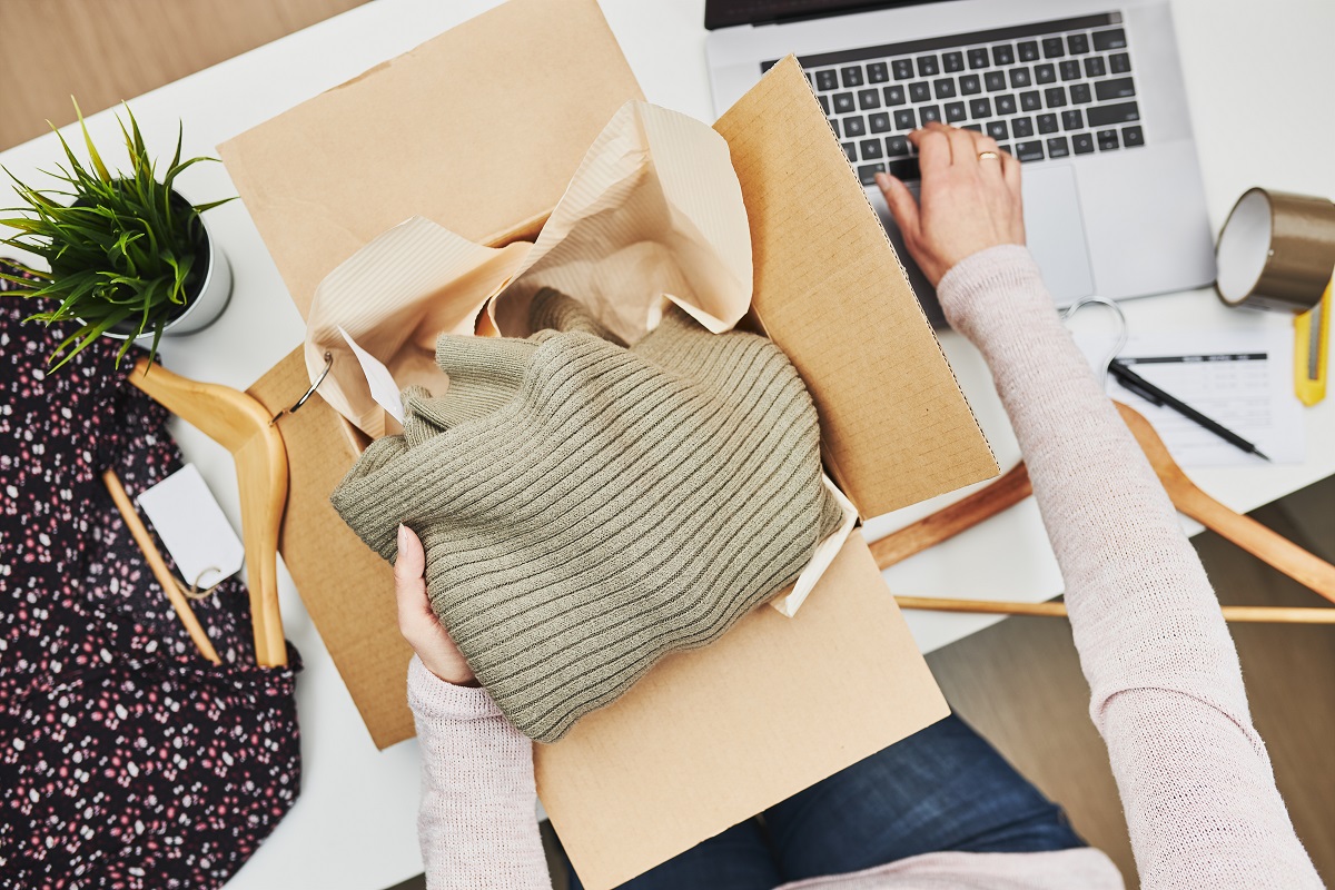 Gdzie kupować ubrania w internecie, czy kupowanie ciuchów na AliExpress się opłaca?